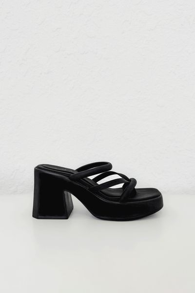  Zelda Black Sandals 