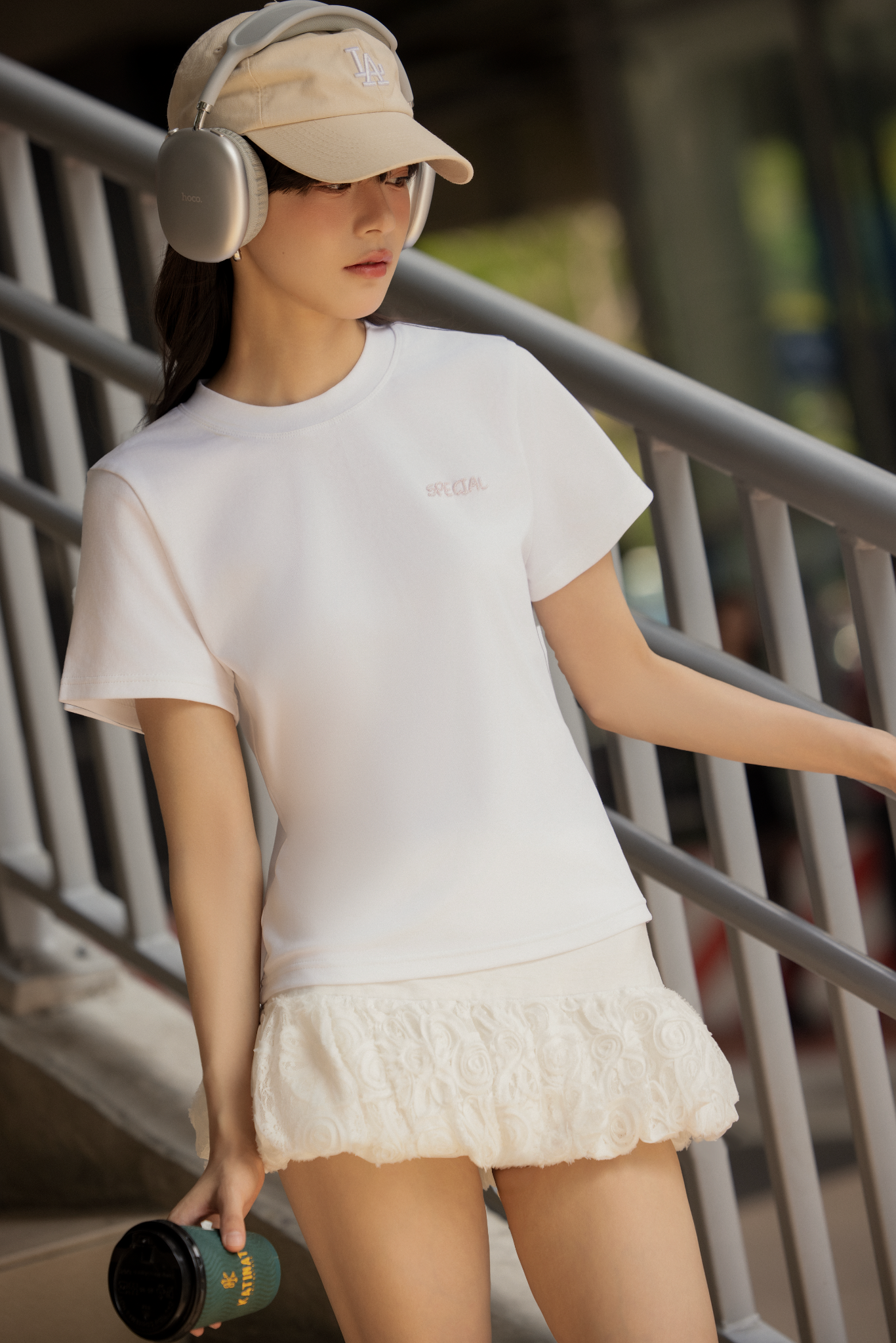 Áo Special T Shirt in White