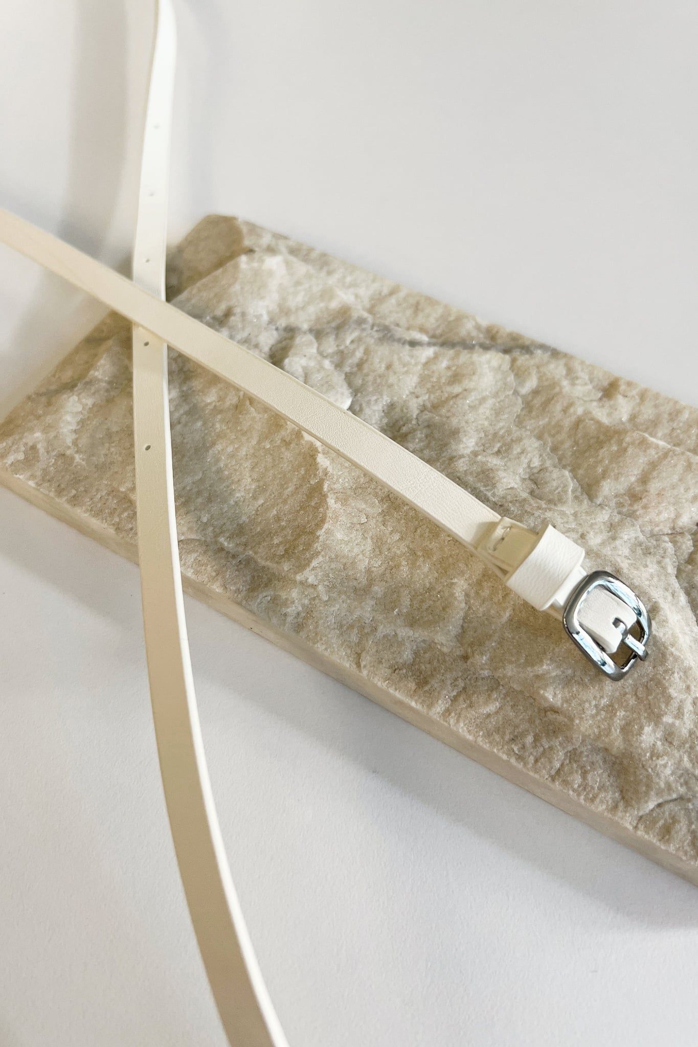 Dây nịt White Slim Belt