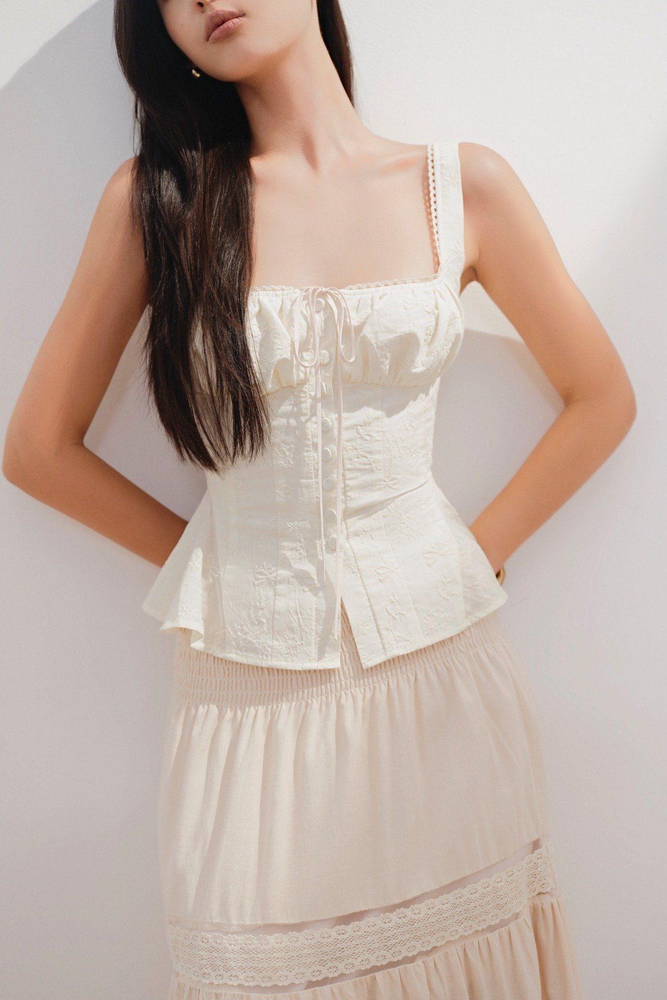 Áo Gwyneth Top in Cream