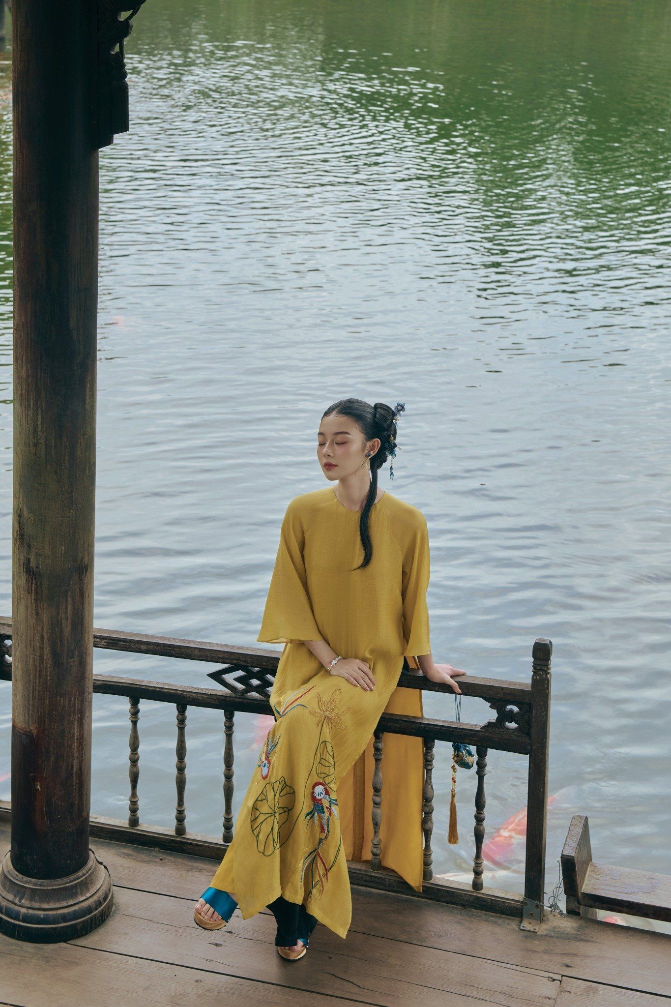 Áo Dài Hiểu Lan (Không kèm quần)