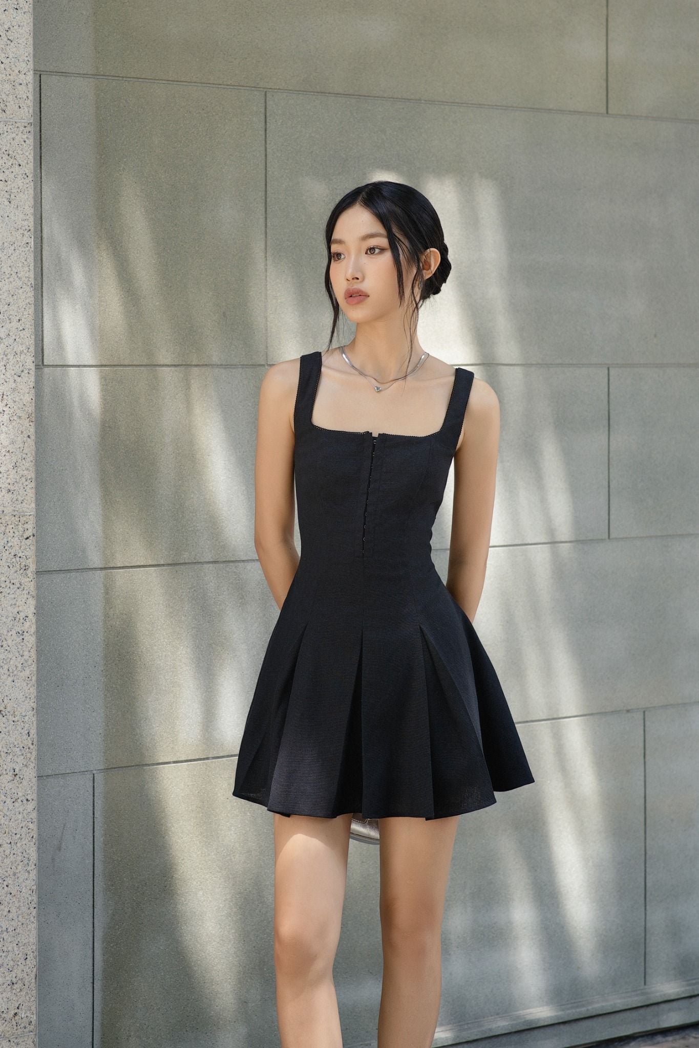 Váy hai dây cổ vuông Kaveri Dress