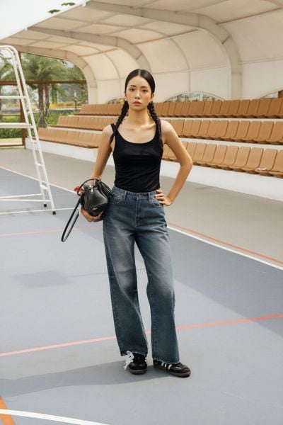  Áo Amee Top in Black 