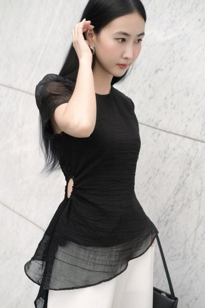  Áo Maelys Top in Black 