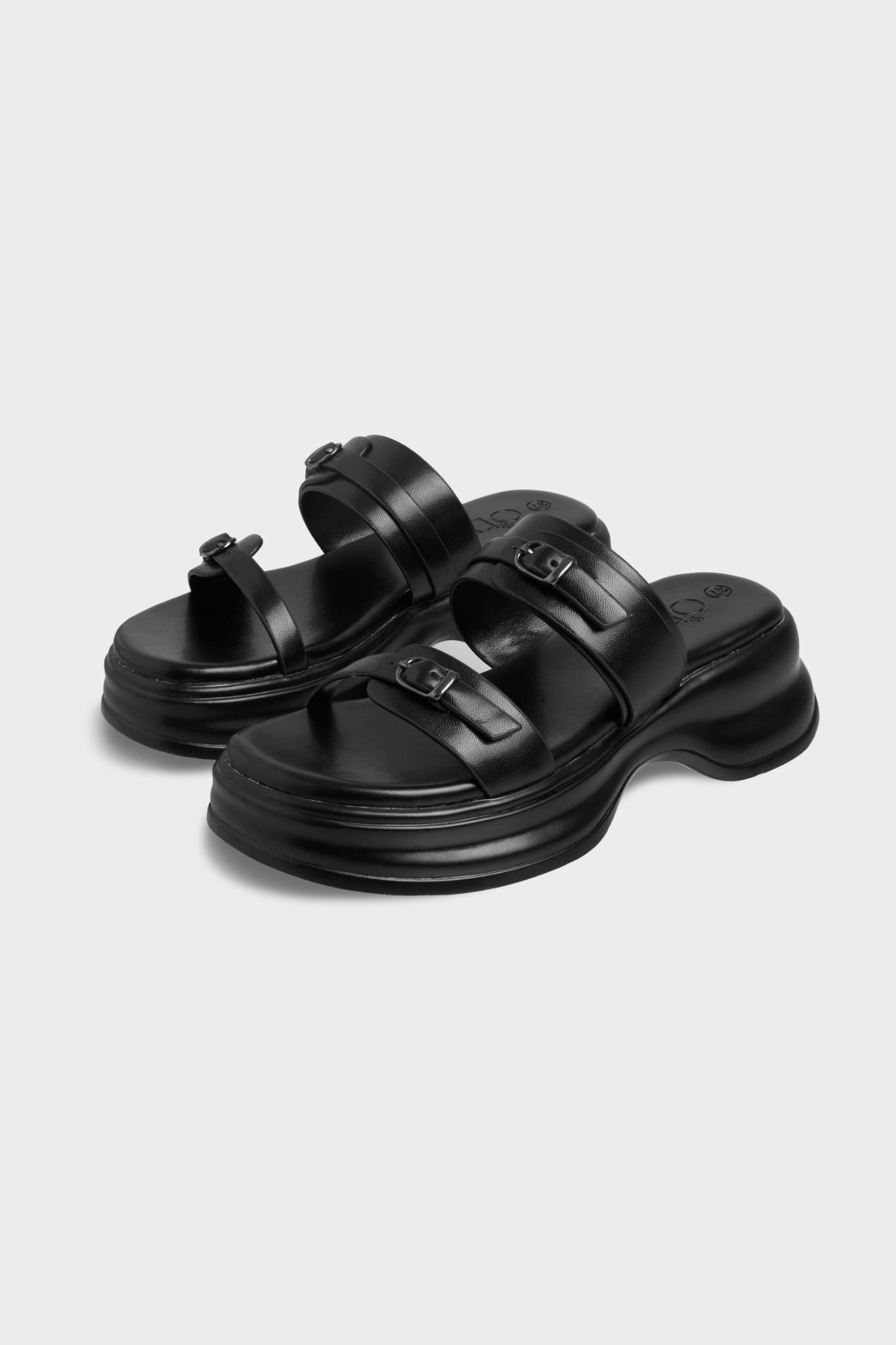 Rachelie Sandals in Black