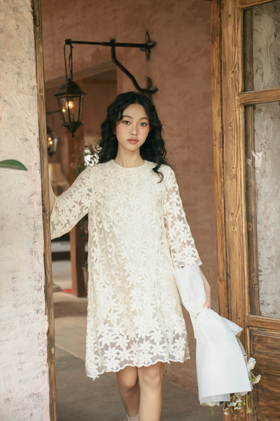  Joliet Fleur Dress in White 