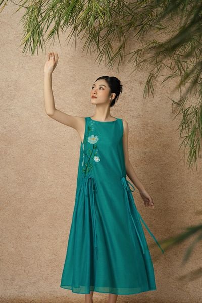  Winslet Embro Dress 