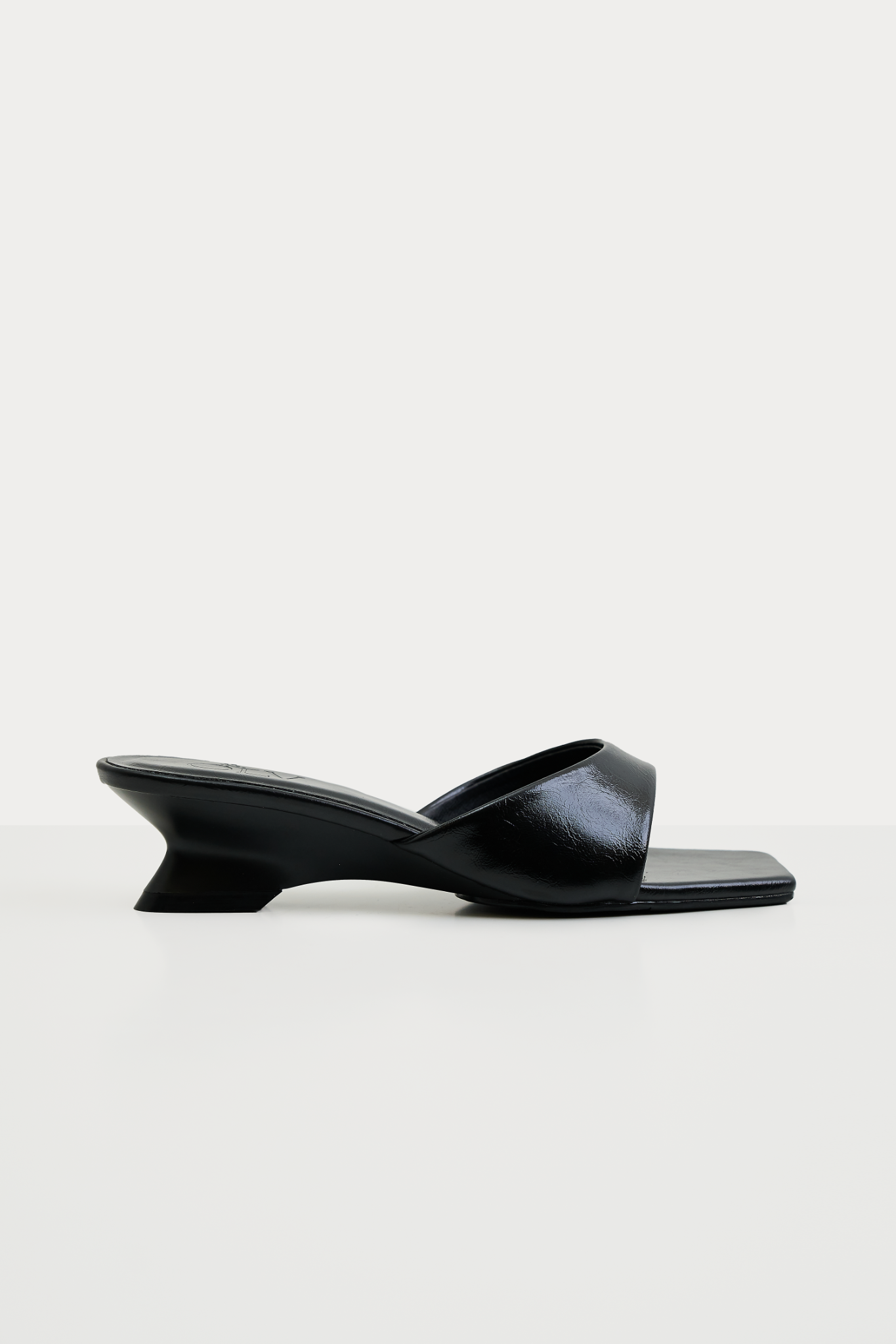Eloa Heels in Black