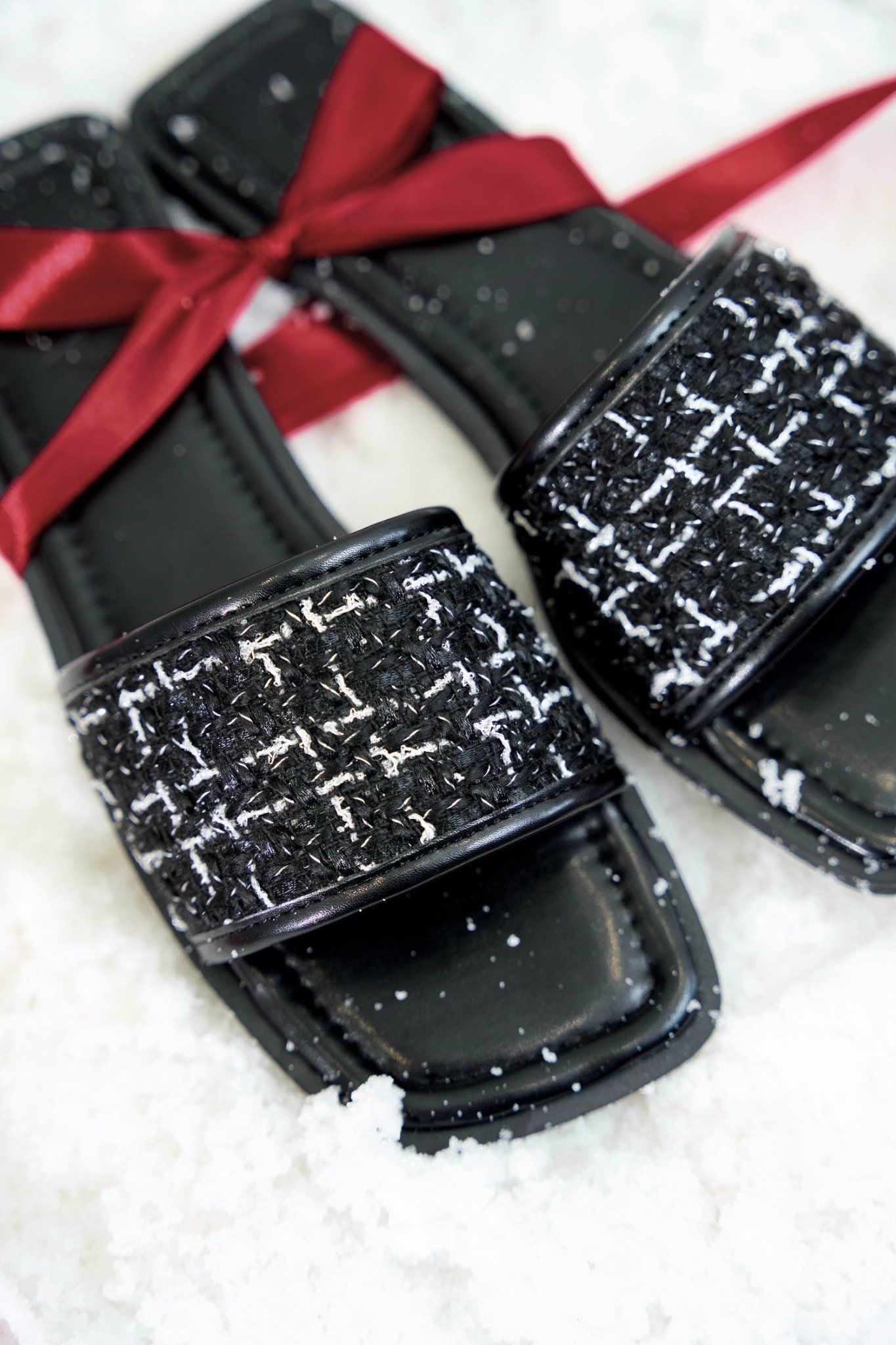 Layne Slippers In Black