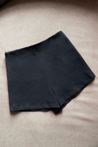  Quần Eldora Shorts in Black 