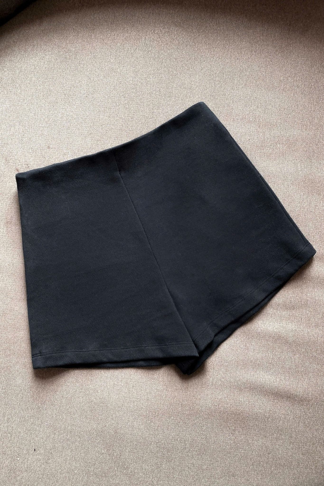 Quần Eldora Shorts in Black