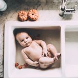 Dầu tắm gội hữu cơ trẻ em không gây cay mắt Live Clean Soothing Oatmeal Relief