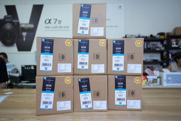 Ống kính Sirui 85 F1.4 chính hãng (New)