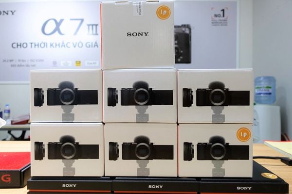 Máy ảnh Sony ZV-E10 + Kit Sel 16-50mm F3.5-5.6 (Chính hãng)