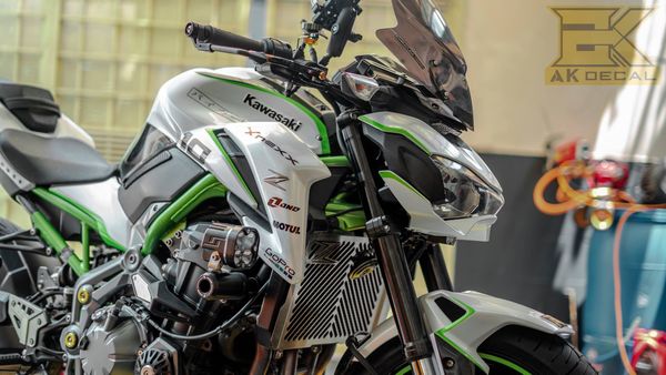 Tem xe Kawasaki Z900