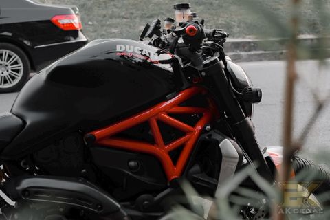 Ducati Monster 1200R