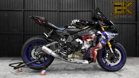 Tem xe Yamaha R1