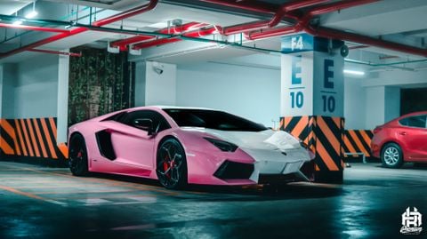 Chiếc Lamborghini Aventador dán decal màu hồng siêu đẹp tại Tp. HCM