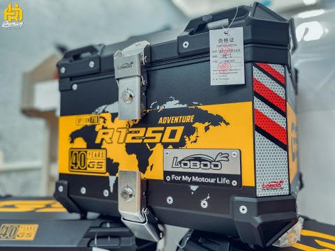 Decal thùng xe BMW R1250 GS và decal mũ bảo hiểm