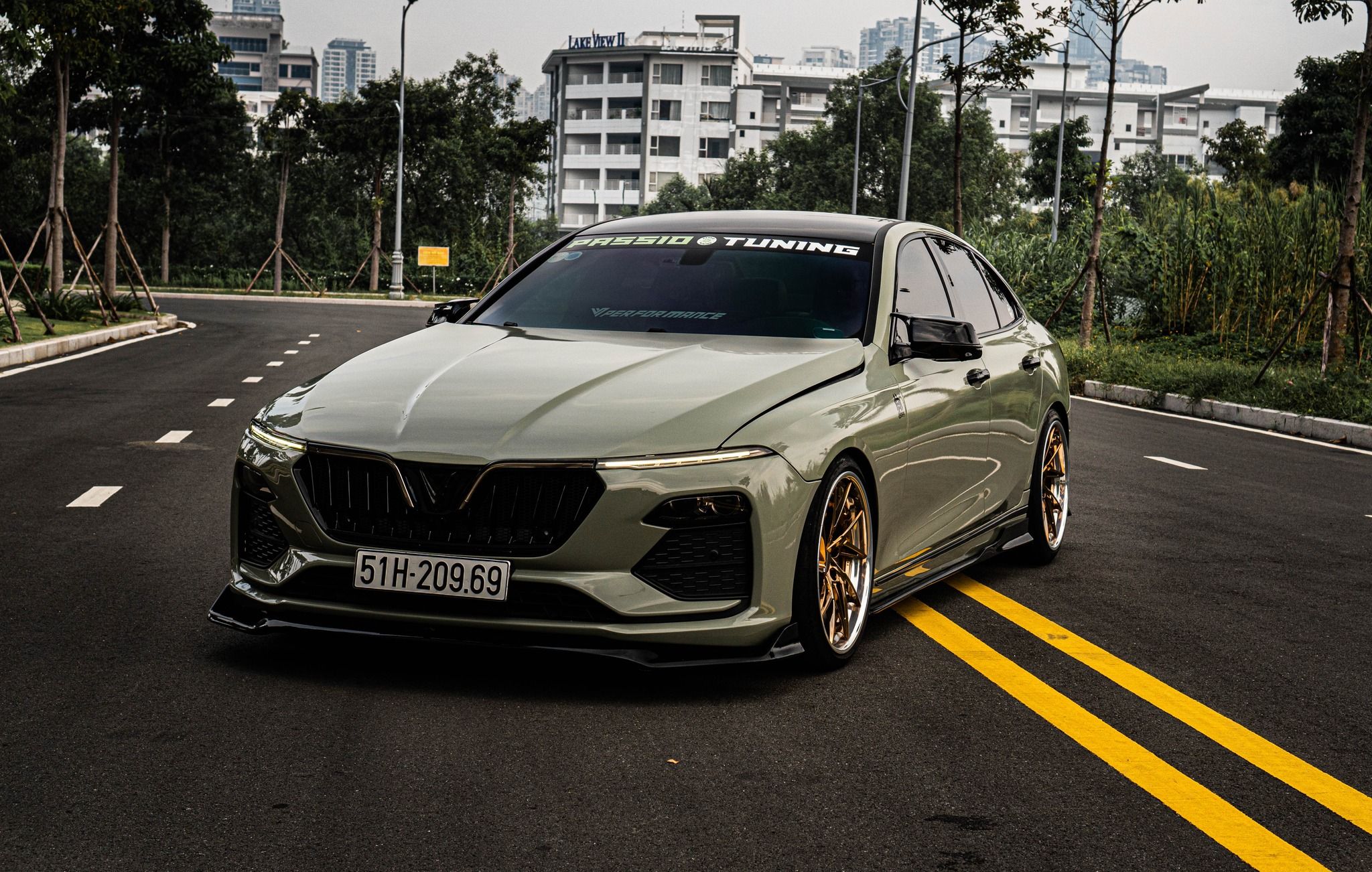  Tem xe Vinfast Lux SA - 008 