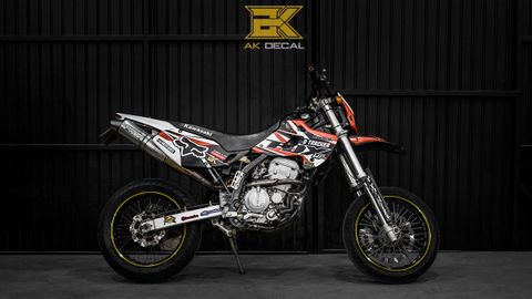  Tem xe Kawasaki D Tracker 250 - 001 
