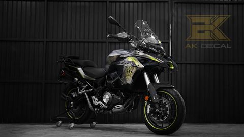  Tem xe Benelli TRK 502 - 001 