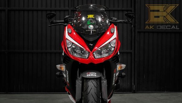 Kawasaki Z1000 lên tem