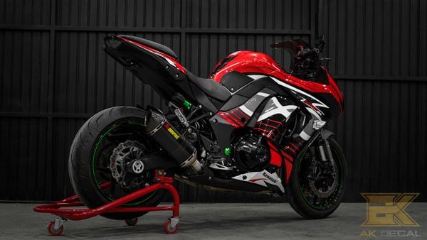 Kawasaki Z1000 lên tem