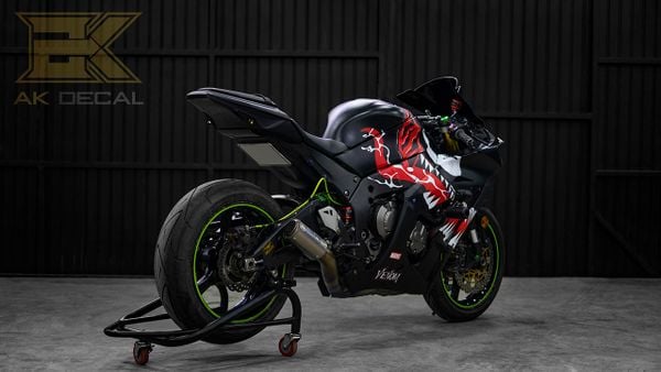 tem xe Kawasaki ZX10R màu đỏ