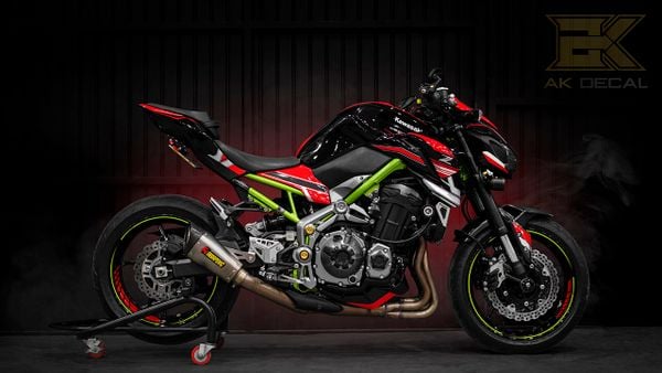Kawasaki Z800 đỏ
