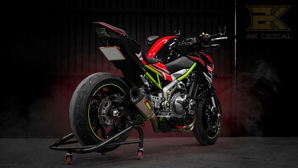 Kawasaki Z800 đỏ