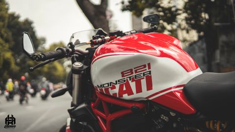 Decal xe Ducati Monster 821 Đỏ