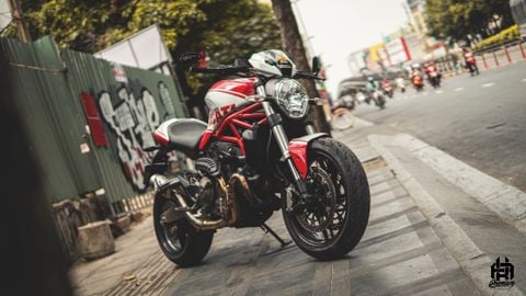 Decal xe Ducati Monster 821 Đỏ