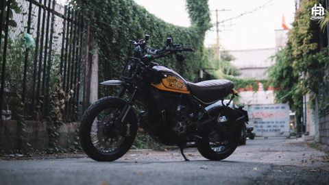 Ducati Scrambler tem trùm hoạt hình màu vàng độc đáo