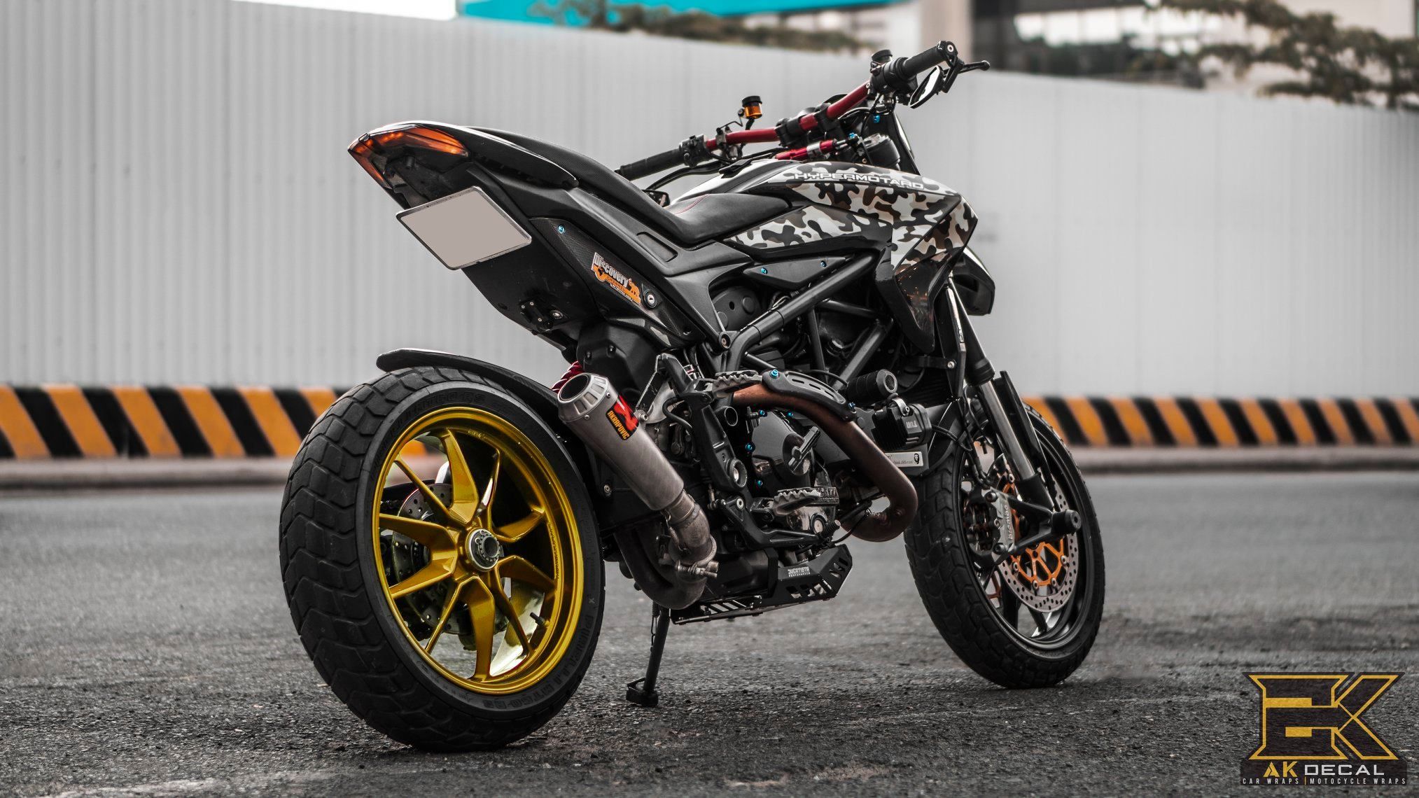  Tem xe Ducati Hypermotard 939 - 002 