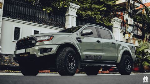 Bán tải Ford Raptor màu Khaki Green