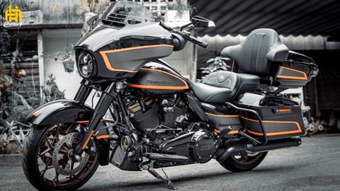 Harley Davidson Road Glide APEX