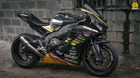 Honda CBR 1000RR SP1 lên tem độ phong cách VR-46 cực ngầu tại AK Premium