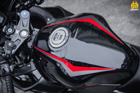 Honda CBR 500R dán đổi màu tông đen xám kết hợp tem thể thao độc đáo