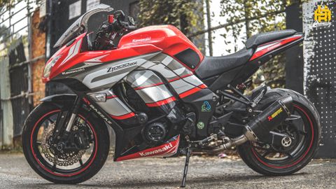 Kawasaki Z1000SX độ tem trùm đỏ bạc trắng cực chất tại Tp. HCM
