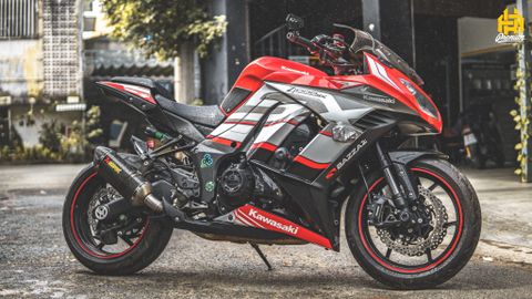 Kawasaki Z1000SX độ tem trùm đỏ bạc trắng cực chất tại Tp. HCM