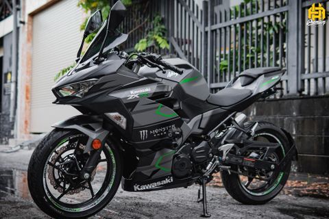 Kawasaki Ninja 400 tem trùm mờ xám đen thể thao cực chất tại Tp.HCM