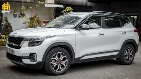Xe KIA Seltos dán đổi màu trắng ngọc trai