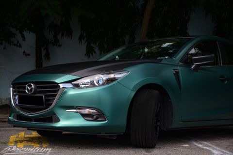 Mazda 3 dán đổi màu xanh ngọc bích