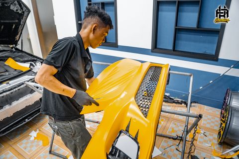 Mercedes C300 Dán đổi màu vàng mờ cao cấp sang xịn mịn tại AK Premium