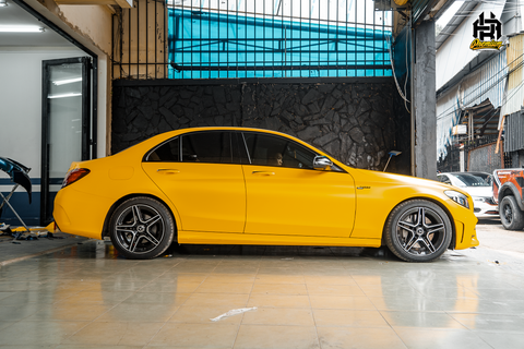 Mercedes C300 Dán đổi màu vàng mờ cao cấp sang xịn mịn tại AK Premium