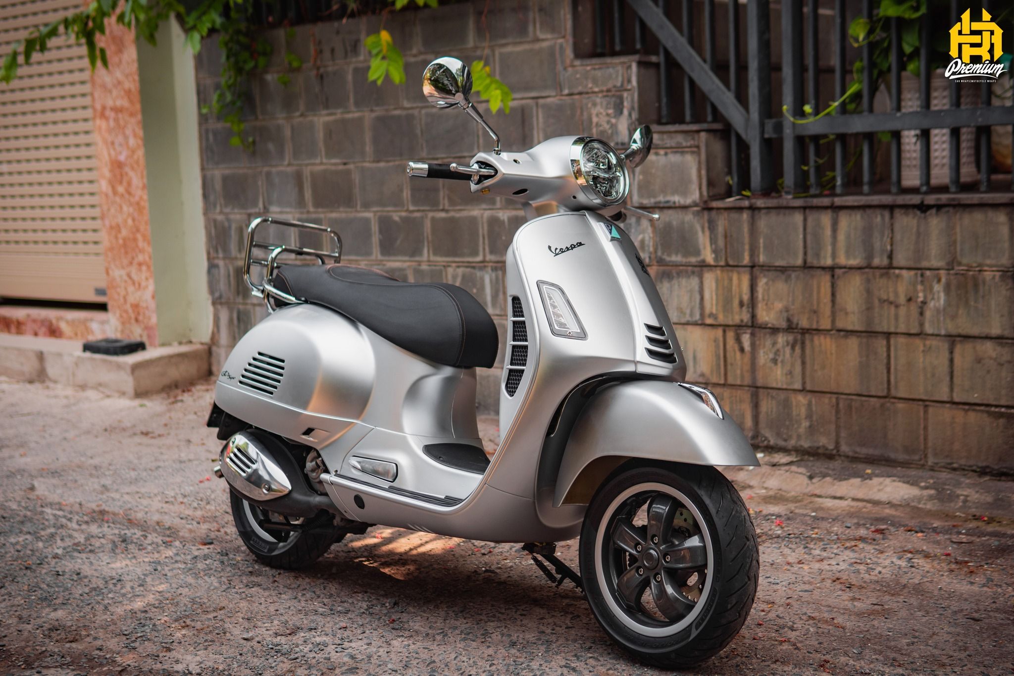  Tem xe Piaggio Vespa GTS - 004 