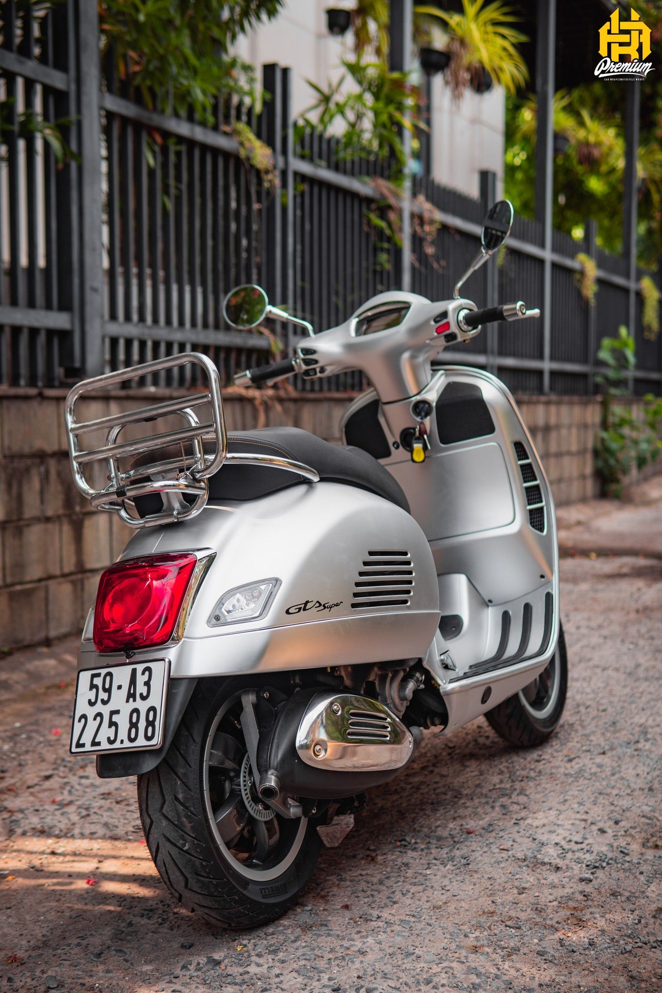 Tem xe Piaggio Vespa GTS - 004 