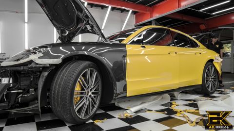 Porsche Panamera dán đổi màu vàng