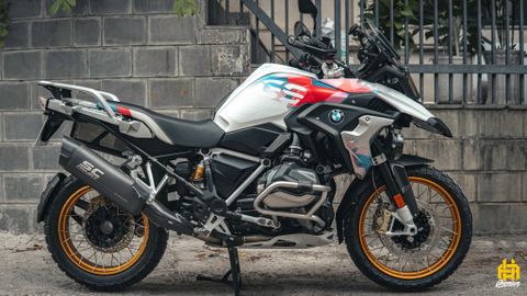 BMW R1250 GS dán tem trùm cao cấp trắng ngọc trai đẹp